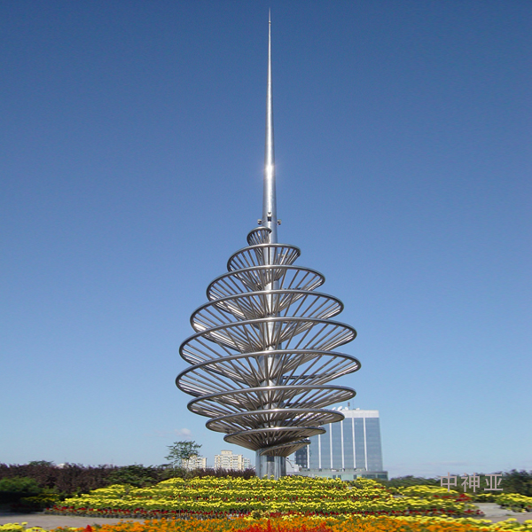 《十年樹木》高35m 不銹鋼 設計：杜宏宇 2002年 位于北京亦莊開發區