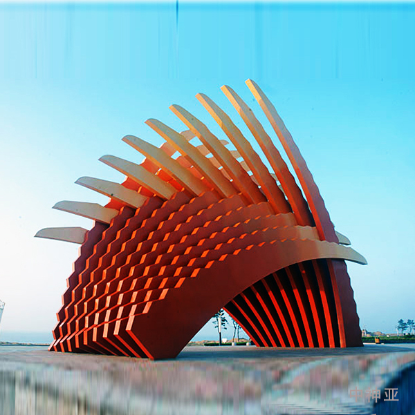 《我心飛翔》高18.6m 長24.9m 寬6.6m 不銹鋼噴漆 設(shè)計(jì)：蔡衛(wèi) 2008年 位于威海南海開發(fā)區(qū)